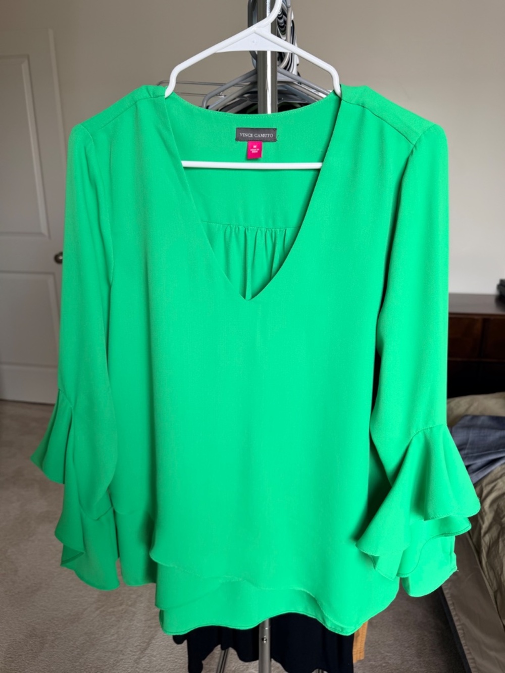 Vince Camuto flowy, crepe, beautiful, spring green, tulip hem, ruffles cuffs - Picture 2 of 7